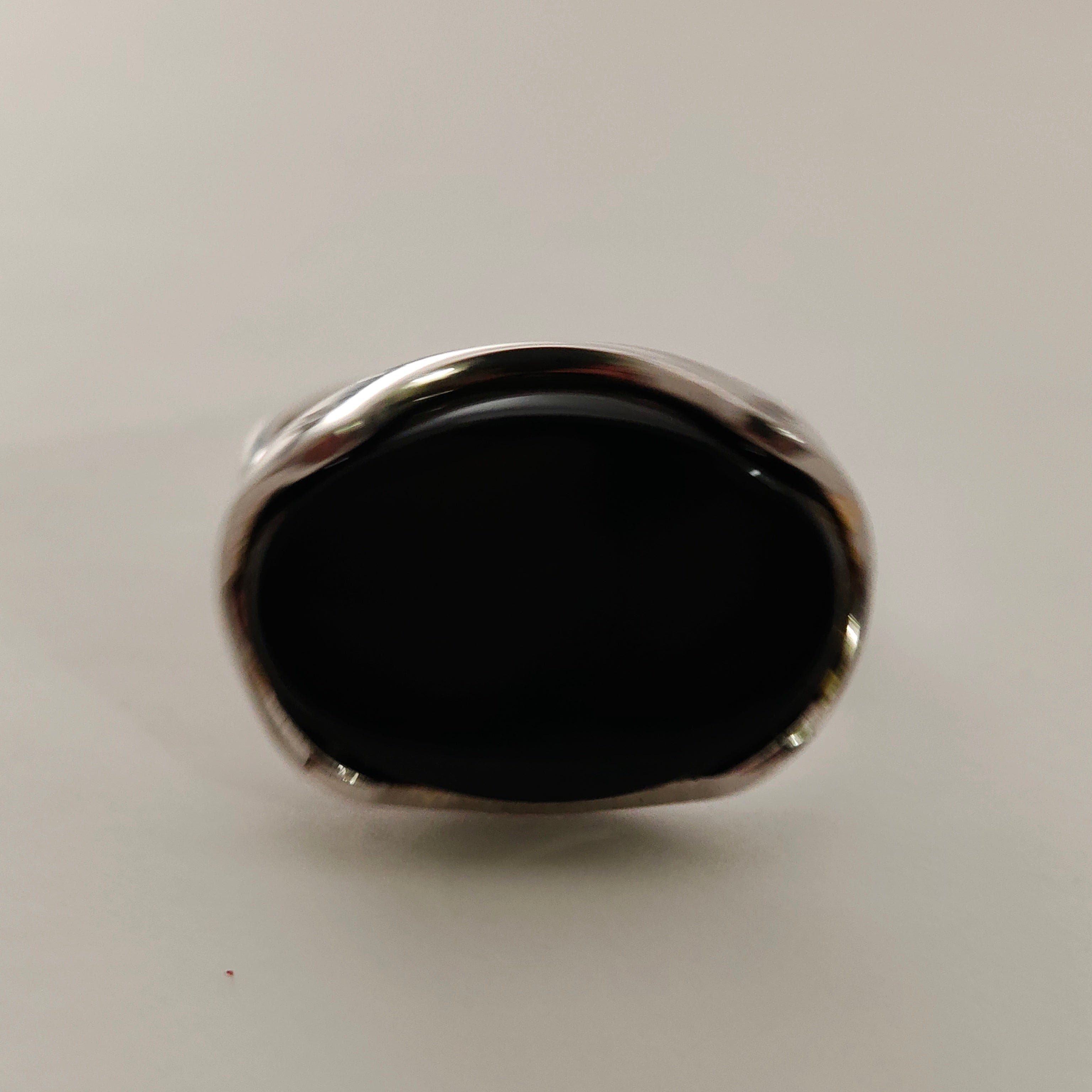 خاتم ملكي أسود – فضة عيار 925 _ SR-MB-34