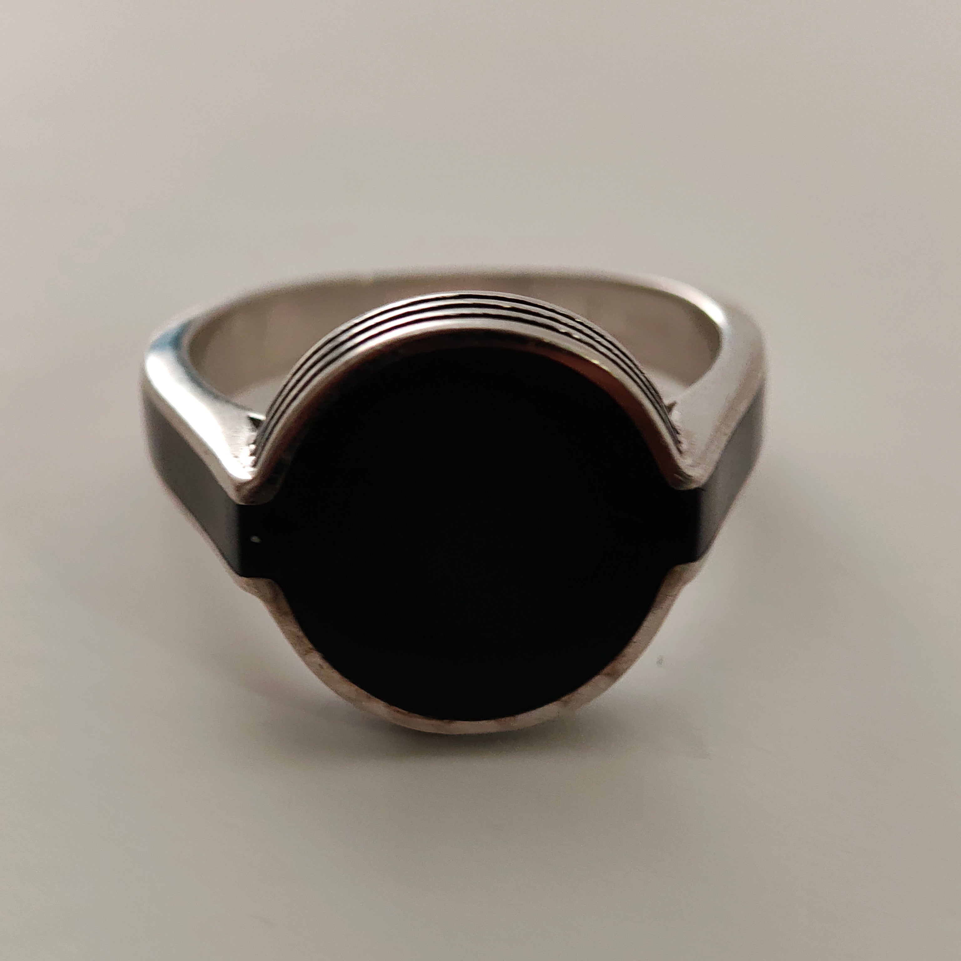 خاتم ملكي أسود – فضة عيار 925 _ SR-MB-42